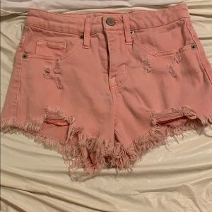 Pink frayed jean short